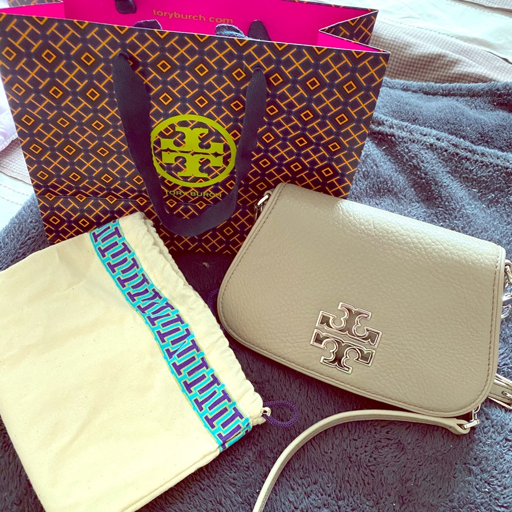 Authentic toryburch sling wallet